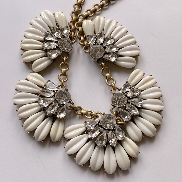 J.CREW signed Rhinestone Jeweled White fan Art Deco Bib Statement Necklace - Picture 7 of 12